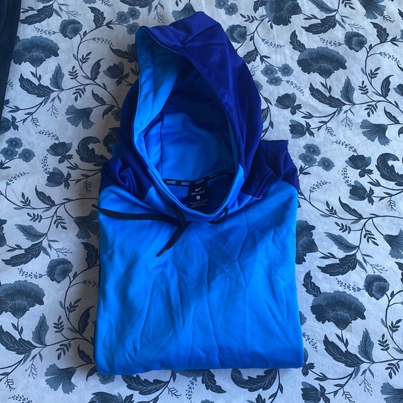 Nike Dri-Fit Hoodie for Saleb - Picture 3 of 5